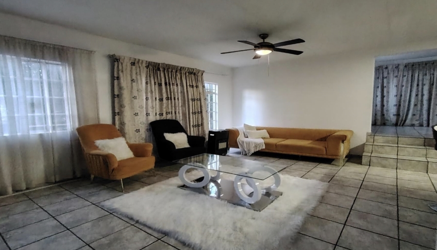 3 Bedroom Property for Sale in Kiepersol Free State